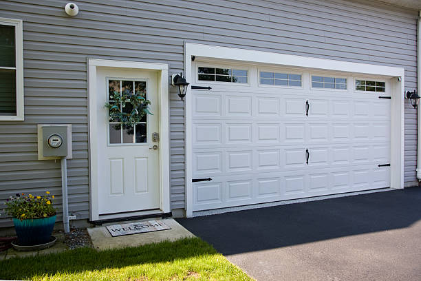24/7 Emergency Garage Door Panel Replacement experts in Waggaman, LA